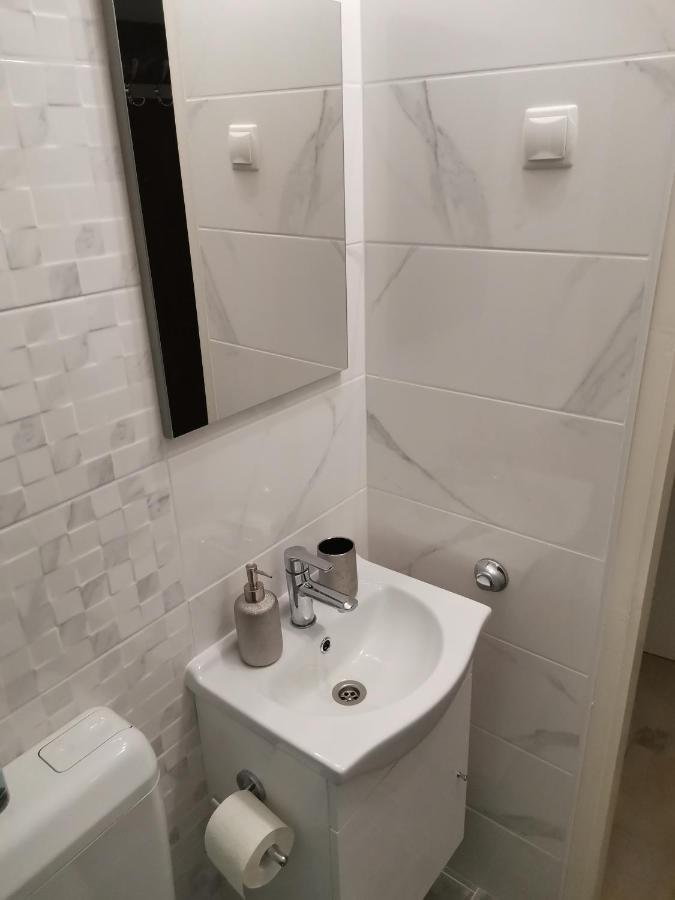 Apartmani Godinic Palit Buitenkant foto